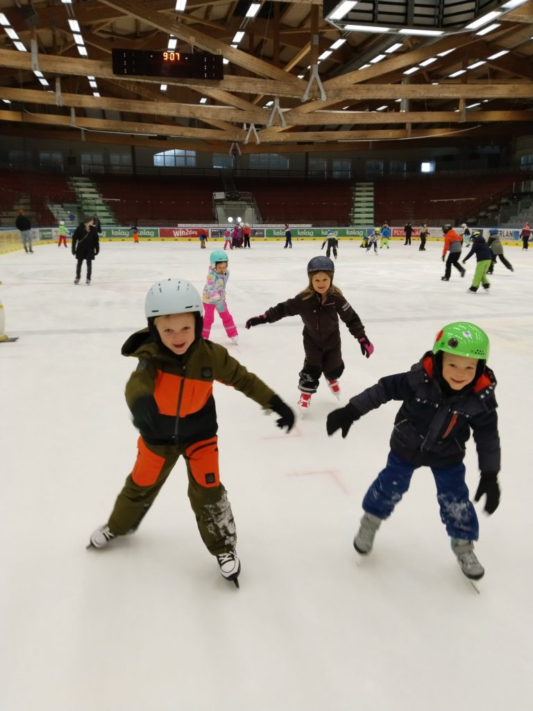 202511-1b-eislaufen